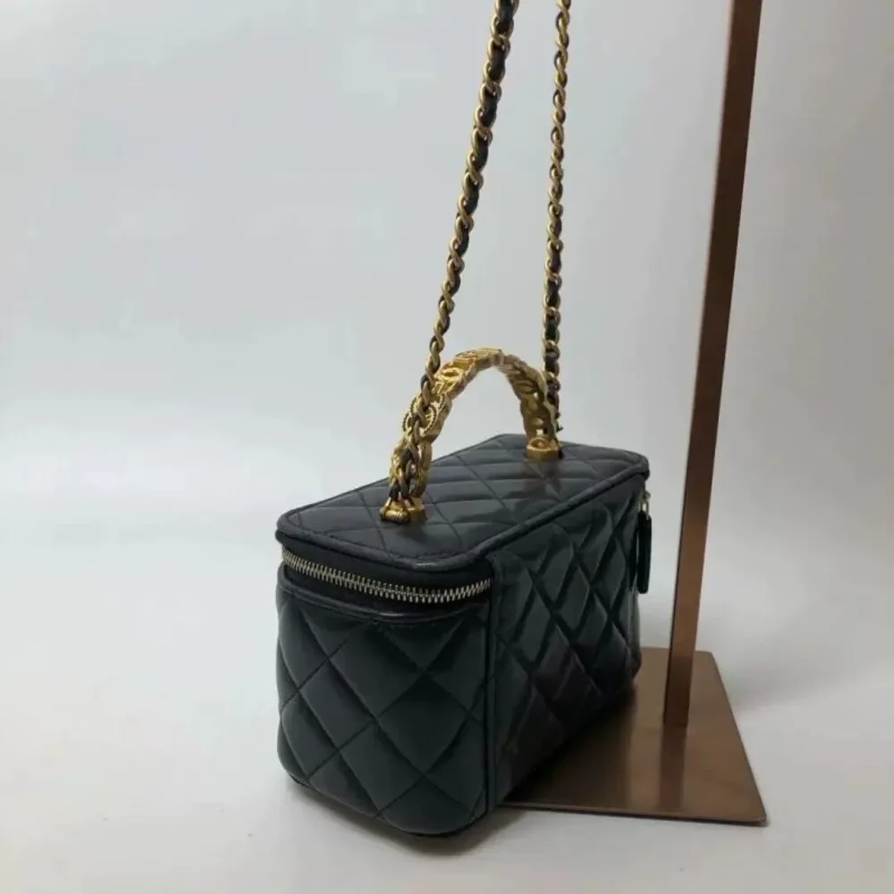 CHANEL brand color